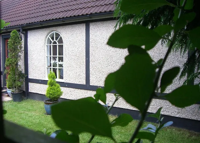 Kings PagetAirport Hotel